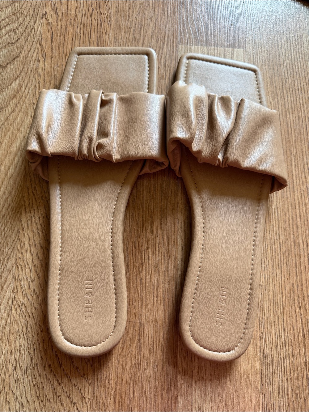 Women’s Tan Sandals Size 43